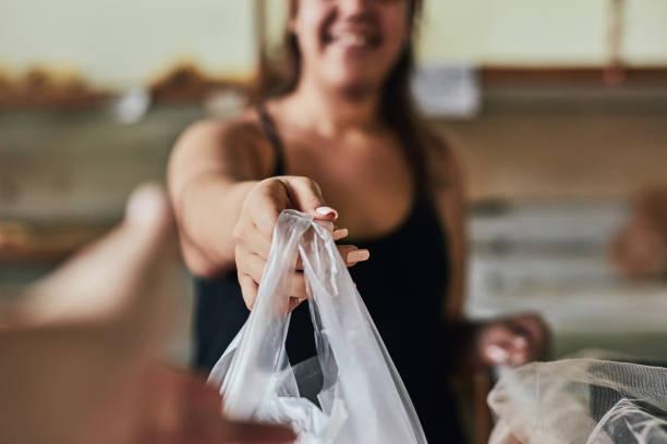 Sacos de Celofane com Adesivo: Praticidade e Versatilidade para Embalagens Perfeitas